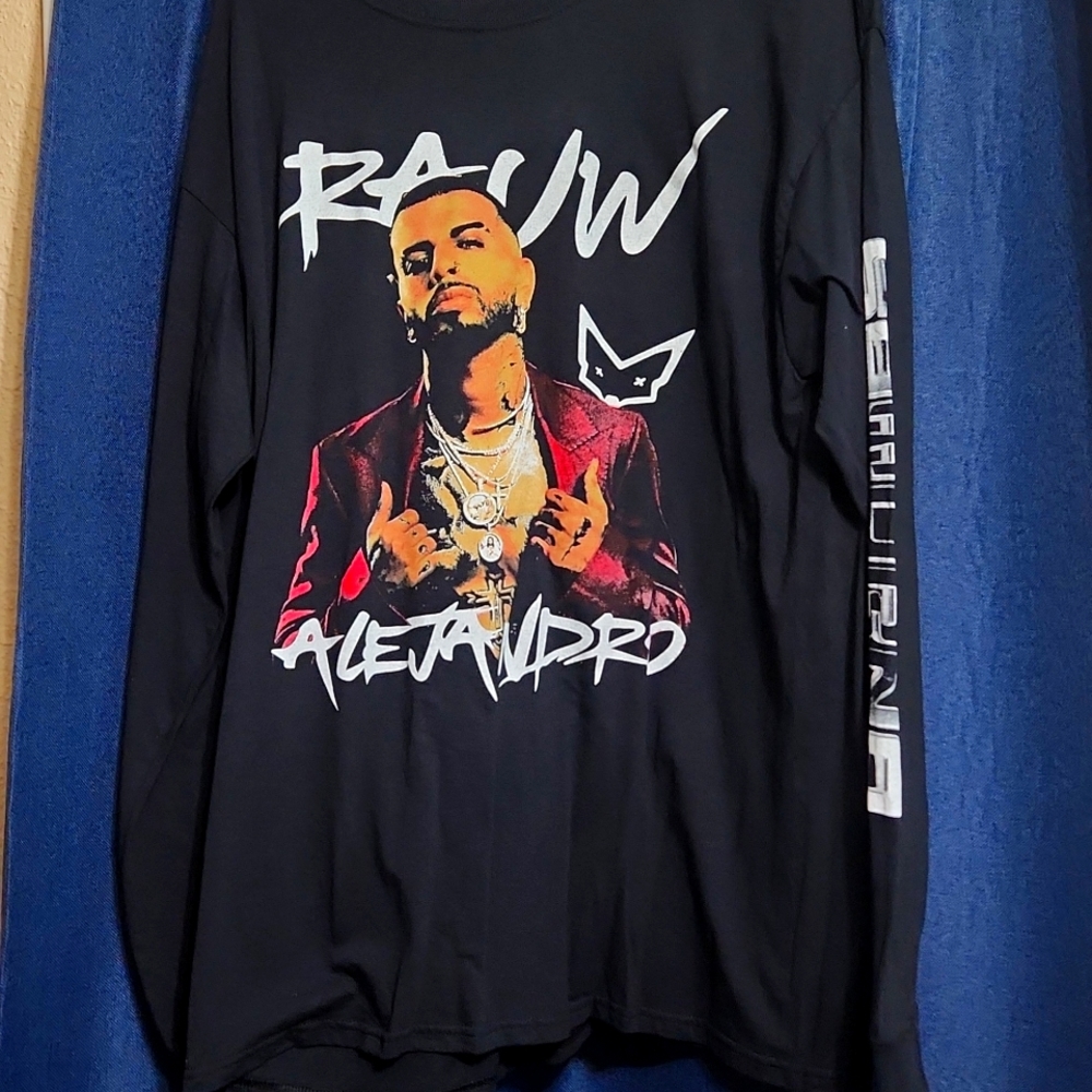 Rauw Alejandro Men's Large long sleeve tshirt
